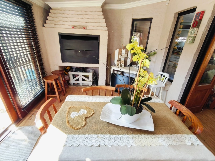 3 Bedroom Property for Sale in Mooivallei Park North West